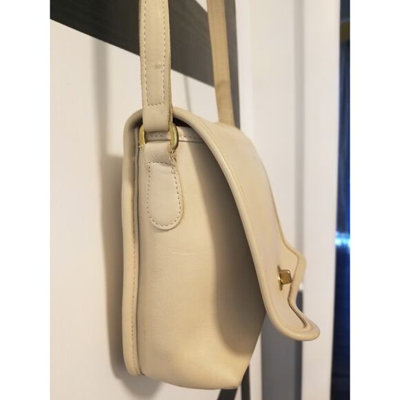 Coach 9076 Vintage 1990's Companion Flap Ivory Adjustable StrapLeather Crossbody - Picture 4 of 9